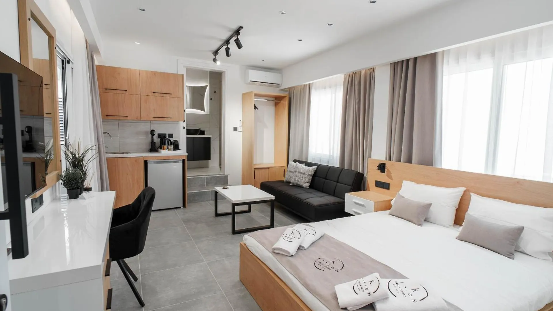 Kition City Jacuzzi Suite In Larnaca Finikoudes